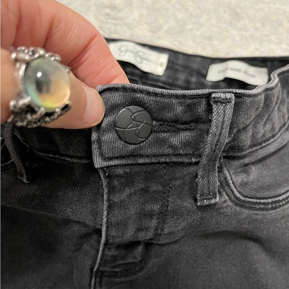 EUC Women’s Size 25 Jessica Simpson Kiss Me Super Skinny Jeans With Fringed Legs - Picture 6 of 12